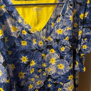 Landeau scrub top 5x